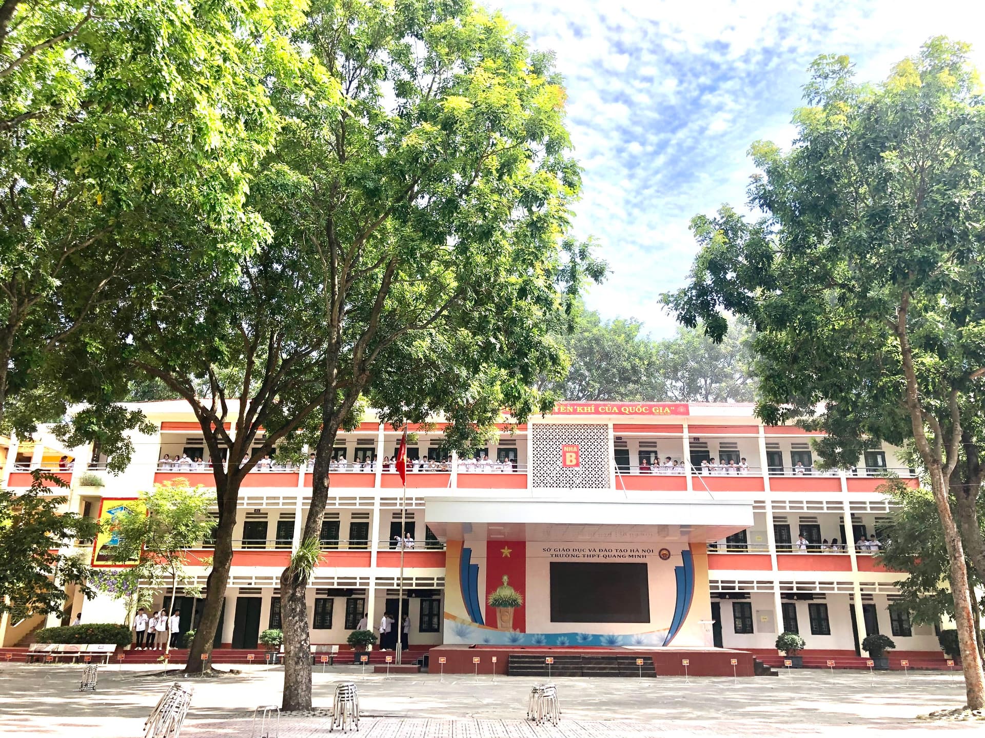 Trường THPT Quang Minh