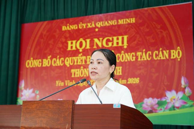 Đồng chí Nguyễn Thị Phương , tân Bí thư Chi bộ thôn Yên Vinh phát biểu nhận nhiệm vụ