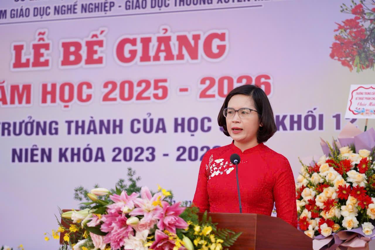 Đồng chí Nguyễn Thị Ngọc Hà – Phó Bí thư Thường trực Đảng ủy xã Quang Minh phát biểu chỉ đạo