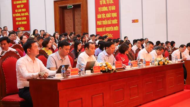 Các đại biểu dự hội nghị