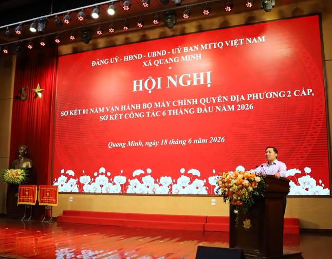 Đồng chí Nguyễn Thanh Liêm - Thành ủy viên, Bí thư Đảng ủy, Chủ tịch HĐND xã phát biểu kết luận hội nghị