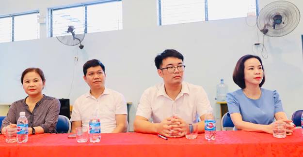 Các đại biểu dự lễ khai mạc