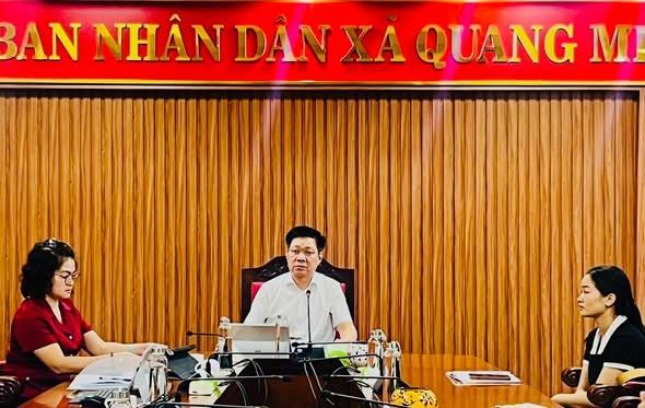 Đồng chí Phạm Anh Tuấn, Ủy viên Ban Thường vụ Đảng ủy, Phó Chủ tịch UBND xã Quang Minh chủ trì hội nghị