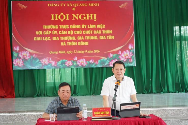 Bí thư Đảng ủy xã Quang Minh Hoàng Anh Tuấn phát biểu kết luận hội nghị