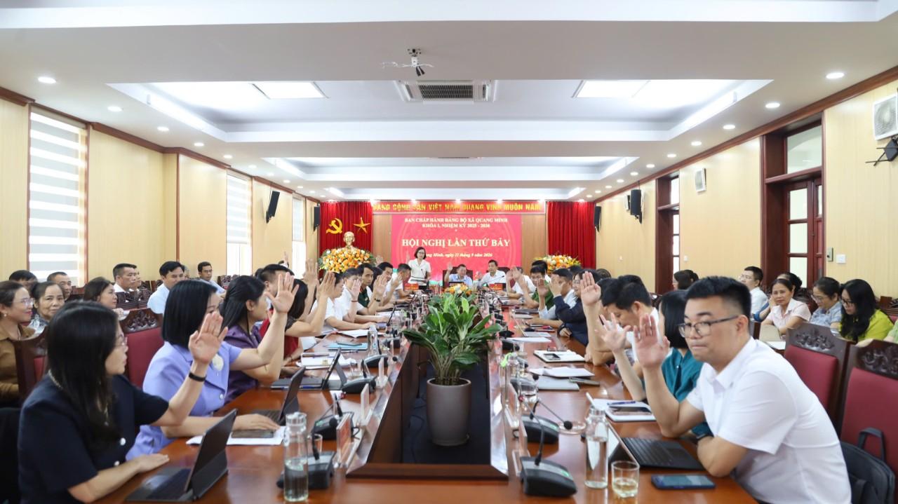 Các đại biểu thông qua nghị quyết