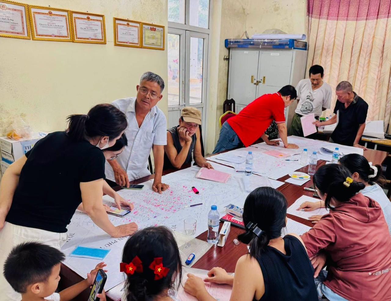 Các thôn đẩy nhanh tiến độ thu thập và hoàn thiện dữ liệu đất đai