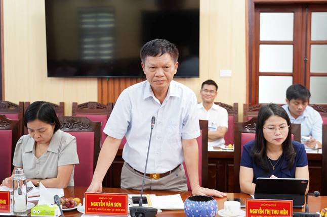 Đồng chí Nguyễn Văn Sơn – Chủ tịch Hội cựu chiến binh xã Quang Minh phát biểu tại hội nghị