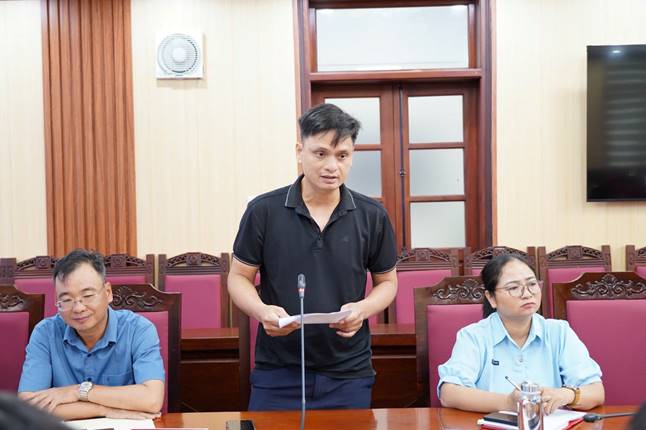 Đại diện các thôn phát biểu ý kiến tại hội nghị