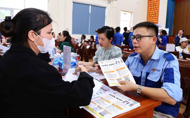 Nhiều cơ hội việc làm cho người lao động tại phiên giao dịch việc làm