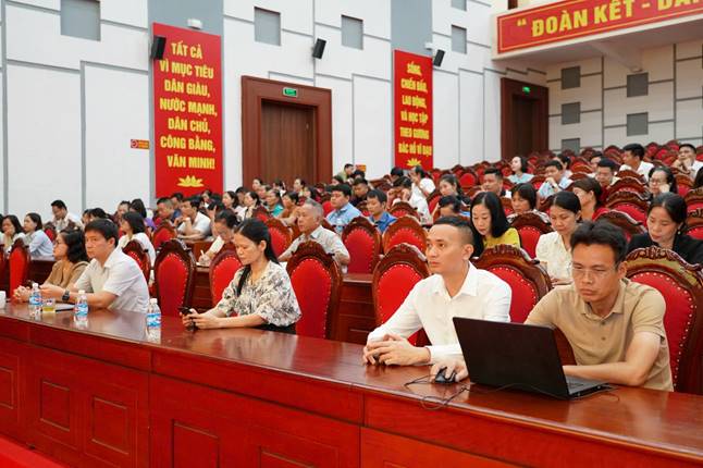 Các đại biểu tham dự tập huấn