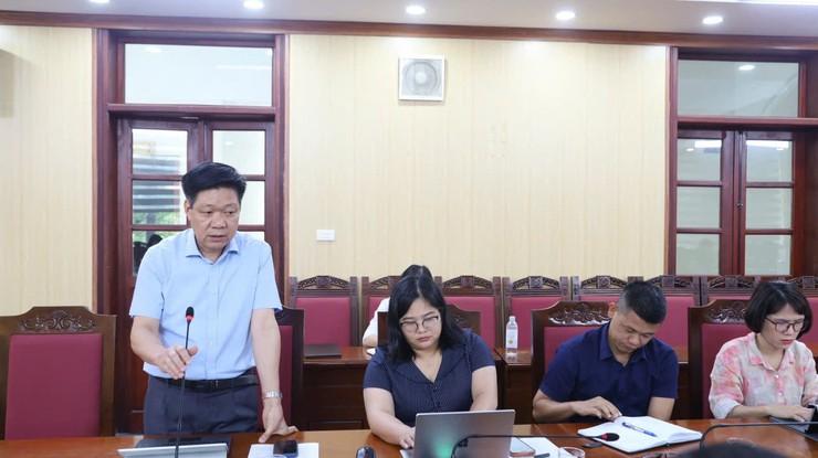Đồng chí Phạm Anh Tuấn - Phó Chủ tịch UBND xã phát biểu tại hội nghị