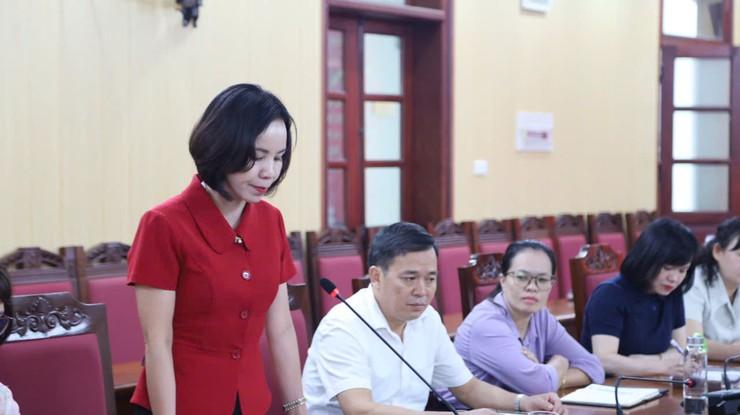 Đồng chí Dương Thị Thanh Tú - Hiệu trưởng trường THCS Trưng Vương phát biểu ý kiến