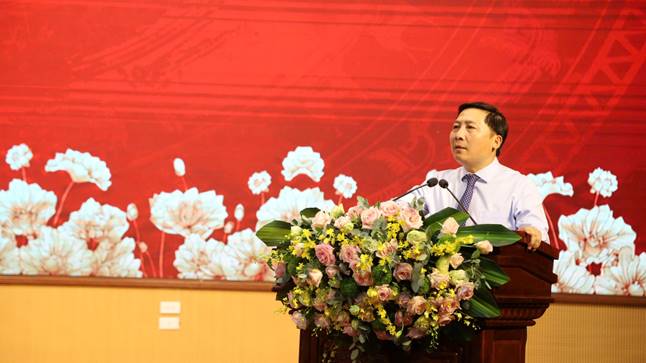 Đồng chí Nguyễn Thanh Liêm, Thành uỷ viên, Bí thư Đảng uỷ, Chủ tịch HĐND xã phát biểu kết luận hội nghị
