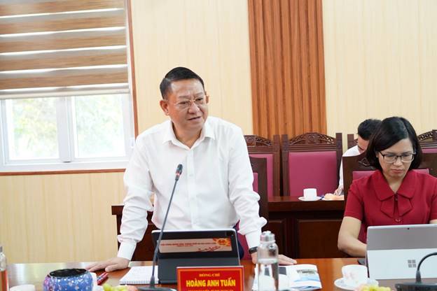Đồng chí Hoàng Anh Tuấn – Thành uỷ viên, Bí thư Đảng uỷ xã phát biểu tại buổi giám sát