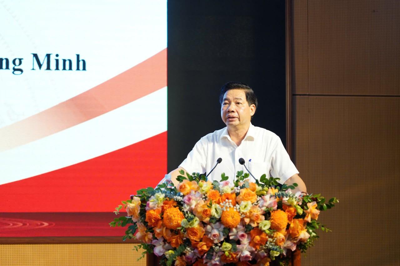 Đồng chí Hoàng Văn Cường UVBTV, Chủ nhiệm UBKT Đảng ủy quán triệt nghị quyết của Ban Thường vụ Đảng ủy về lãnh đạo xây dựng, duy trì mô hình “Cổng trường học an toàn giao thông” trên địa bàn xã Quang Minh