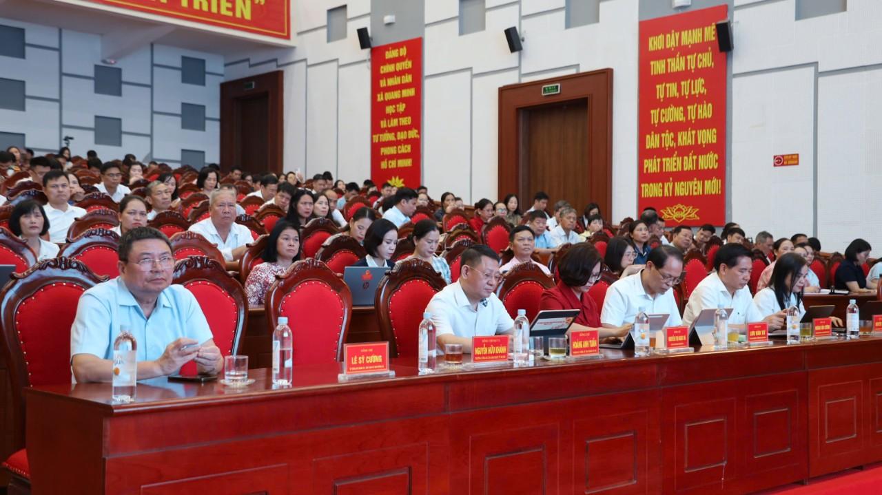 Các đại biểu tham dự hội nghị