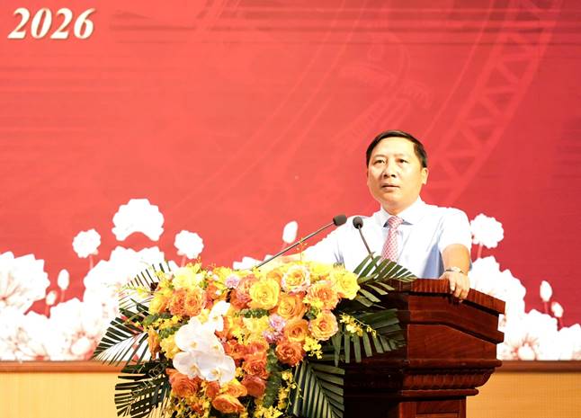 Đồng chí Nguyễn Thanh Liêm - Thành ủy viên, Bí thư Đảng ủy, Chủ tịch HĐND xã phát biểu giao nhiệm vụ