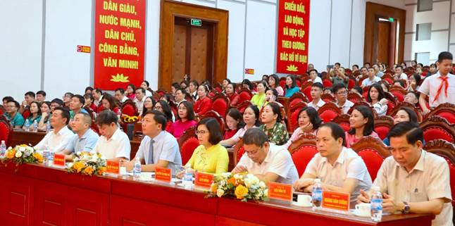 Các đại biểu tham dự hội nghị