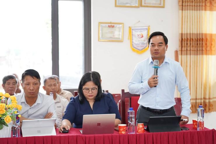 Lãnh đạo Phòng kinh tế báo cáo tại hội nghị
