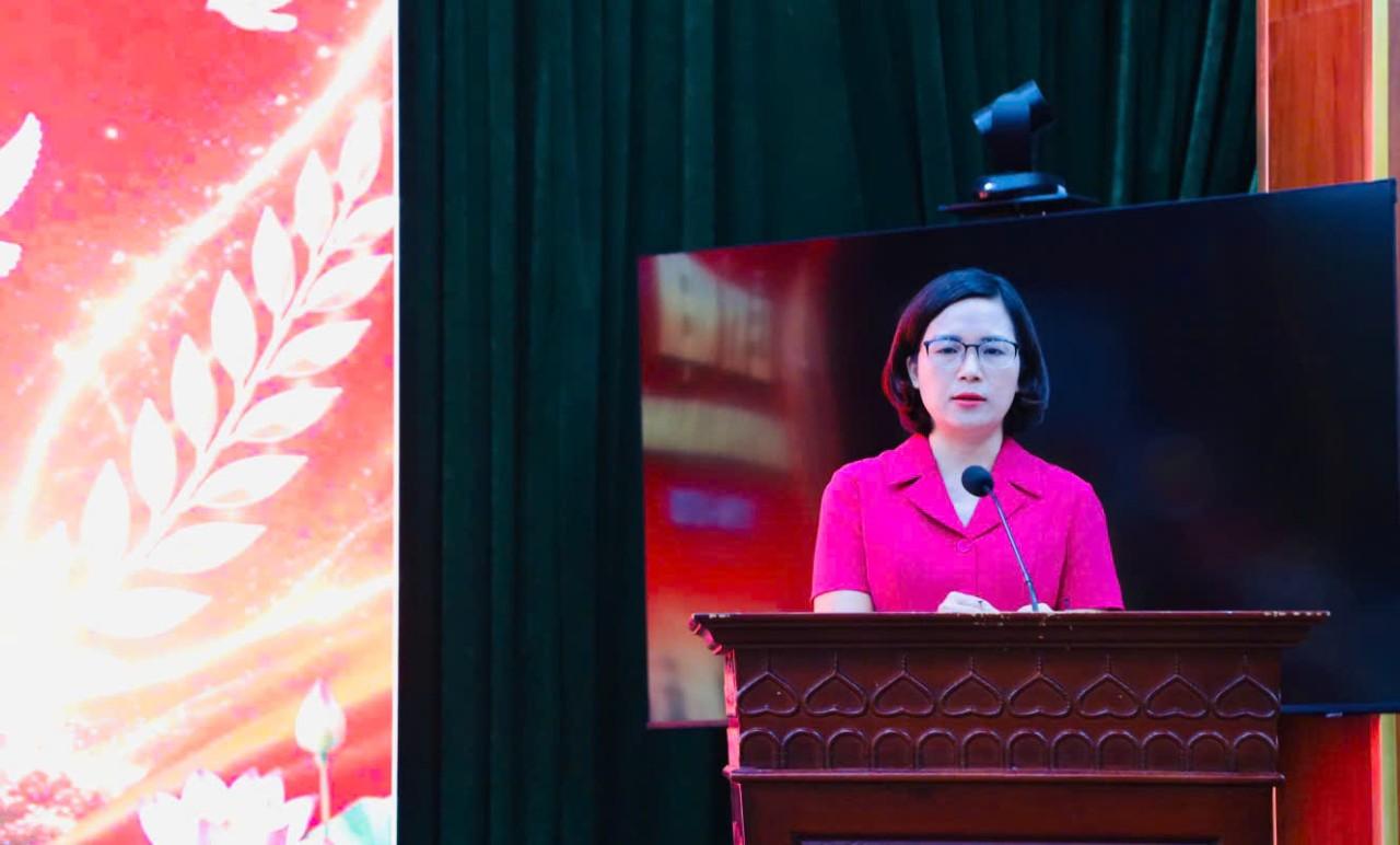 Đồng chí Nguyễn Thị Ngọc Hà – Phó Bí thư thường trực Đảng ủy xã phát biểu chỉ đạo