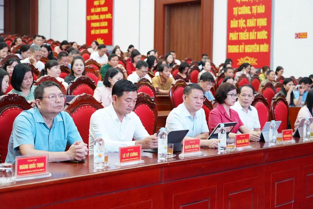 Các đại biểu tham dự hội nghị tại điểm cầu xã Quang Minh