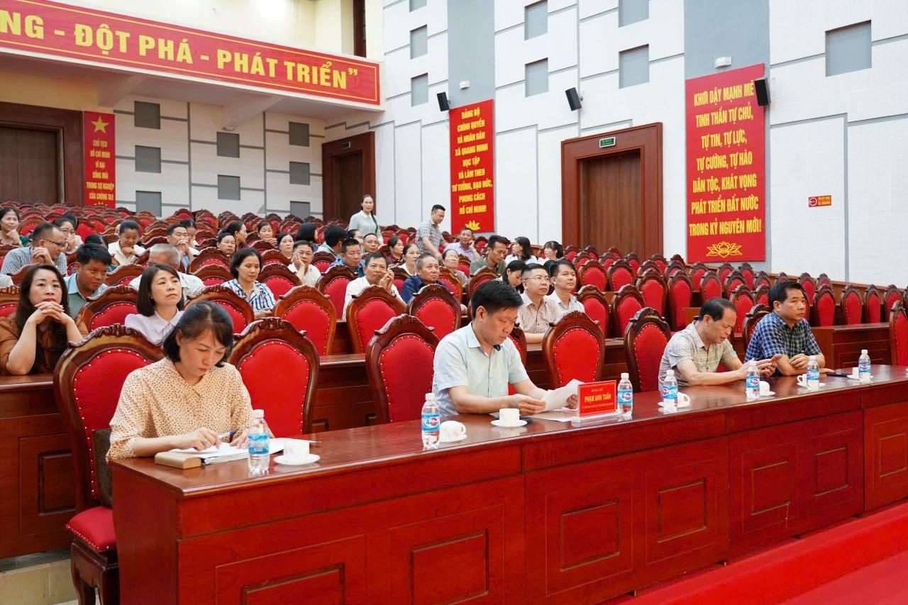 Các đại biểu dự hội nghị