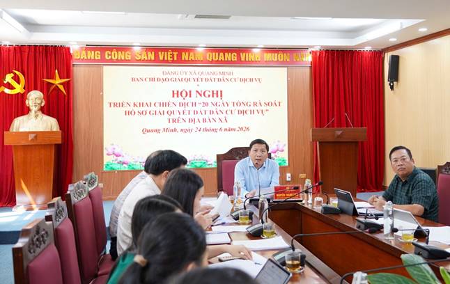Đồng chí Nguyễn Thanh Liêm, Thành ủy viên, Bí thư Đảng ủy, Chủ tịch HĐND xã phát biểu kết luận hội nghị