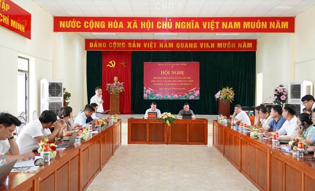 Quang cảnh buổi làm việc