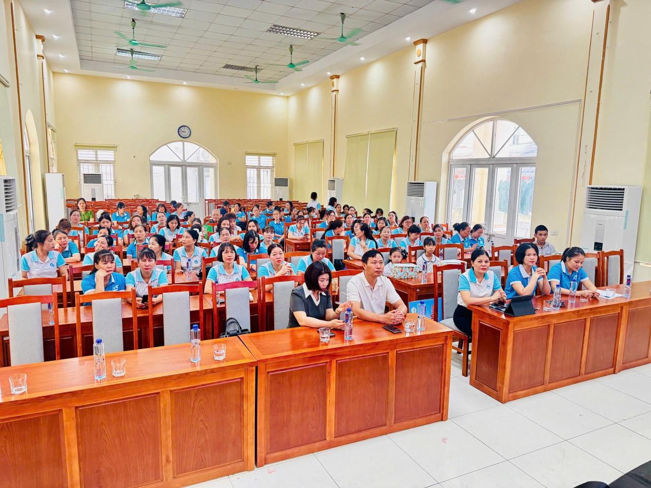 Quang cảnh hội nghị