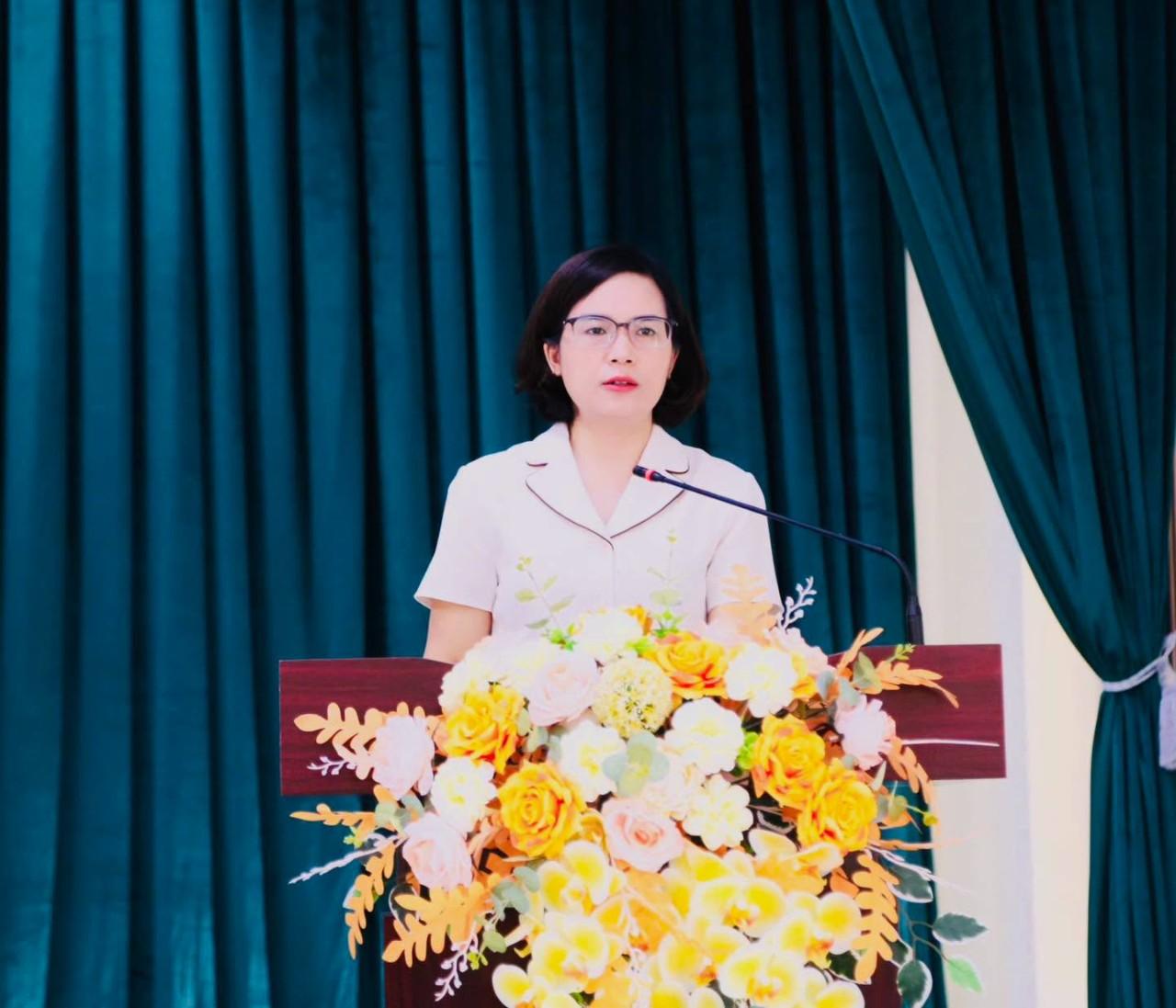 Đồng chí Nguyễn Thị Ngọc Hà - Phó Bí thư Thường trực Đảng ủy xã phát biểu chỉ đạo